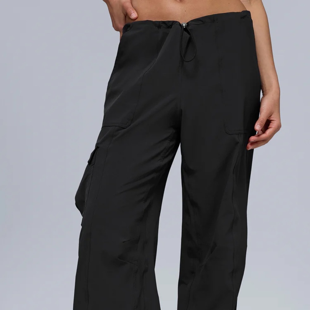 Alo Yoga Megastar Cargo Pant Black S New with tags